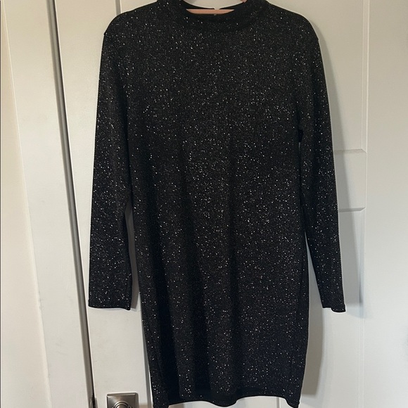 Dresses & Skirts - Elegant Black Sparkle Dress